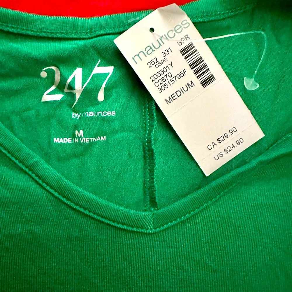 Kelly green Maurice’s 24/7 t-shirt, new with tags! - Picture 1 of 6